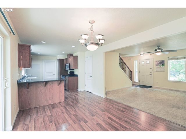 15817 Ne EVERETT Ct, Portland, OR 97230
