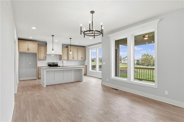 18725 W 193rd Street, Spring Hill, KS 66083