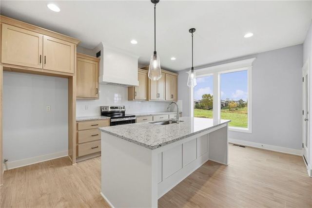 18725 W 193rd Street, Spring Hill, KS 66083