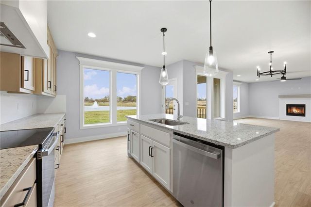 18725 W 193rd Street, Spring Hill, KS 66083