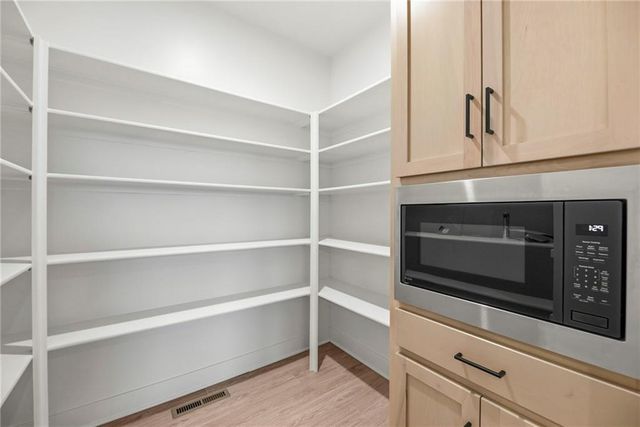 18725 W 193rd Street, Spring Hill, KS 66083