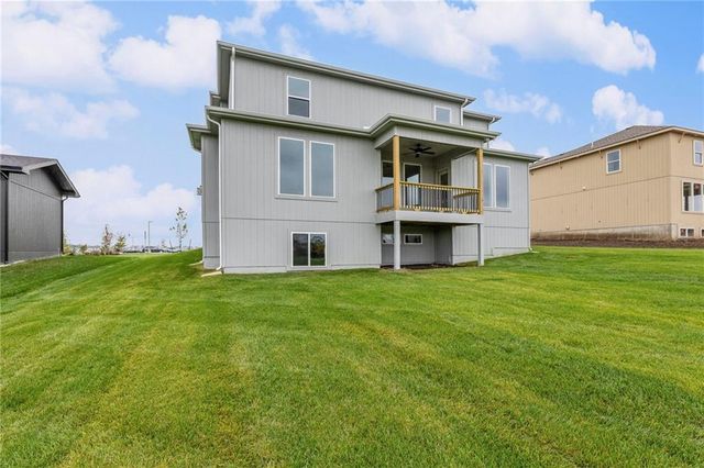 18725 W 193rd Street, Spring Hill, KS 66083