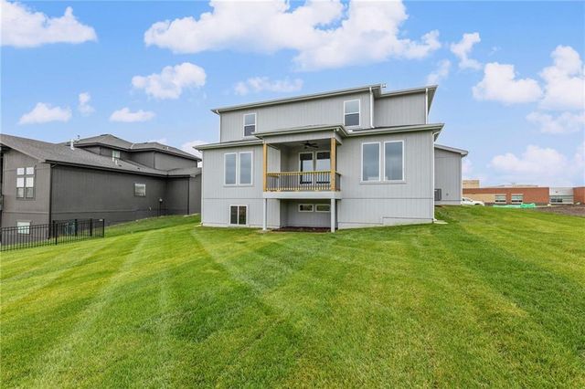 18725 W 193rd Street, Spring Hill, KS 66083