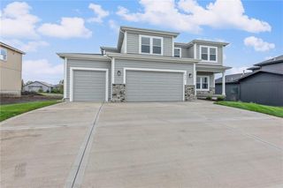 18725 W 193rd Street, Spring Hill, KS 66083