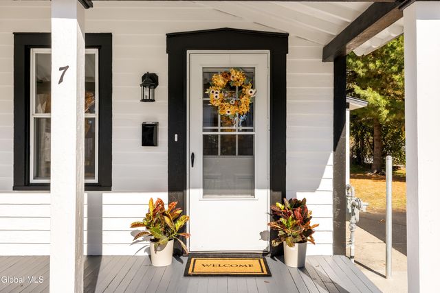 7 Willow Street, Hudson Falls, NY 12839