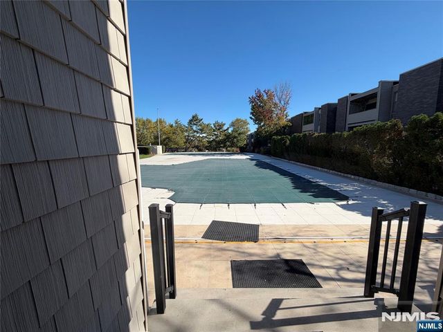 13 River F, Nutley, NJ 07110