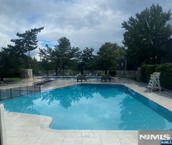 13 River F, Nutley, NJ 07110