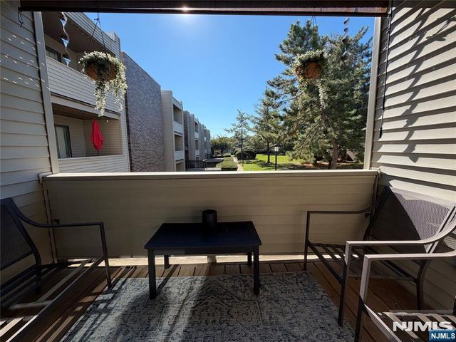 13 River F, Nutley, NJ 07110