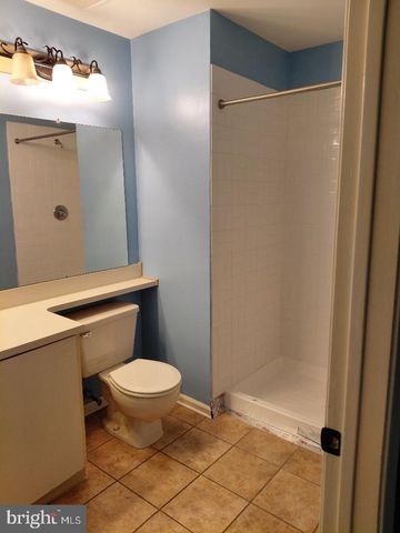 402 MASTERS DR, Blackwood, NJ 08012