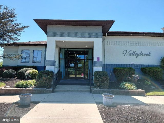 402 MASTERS DR, Blackwood, NJ 08012