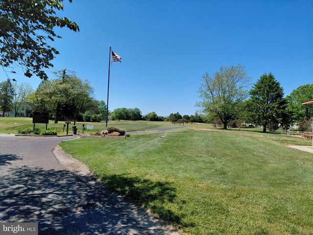 402 MASTERS DR, Blackwood, NJ 08012