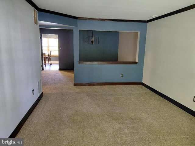 402 MASTERS DR, Blackwood, NJ 08012