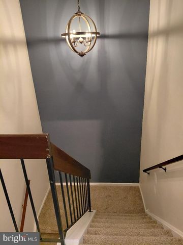402 MASTERS DR, Blackwood, NJ 08012