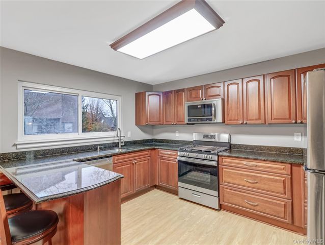 17 Timberline Drive, Nanuet, NY 10954