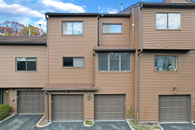 17 Timberline Drive, Nanuet, NY 10954