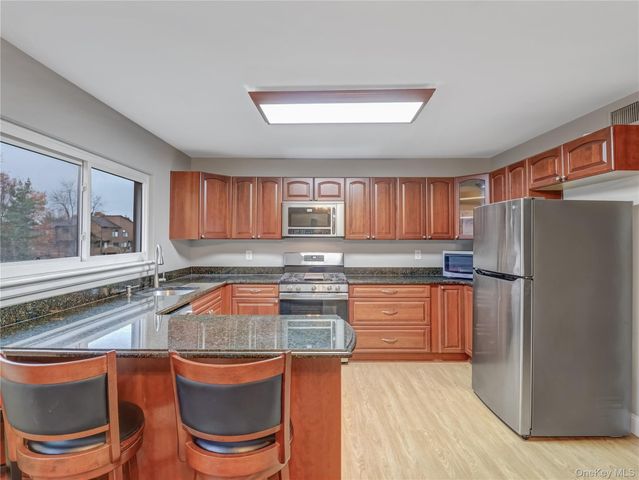 17 Timberline Drive, Nanuet, NY 10954