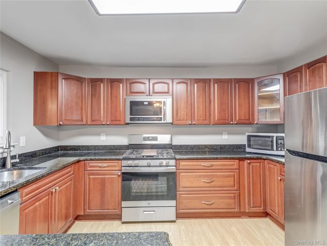 17 Timberline Drive, Nanuet, NY 10954