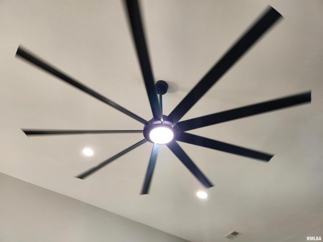 14063 N LINK Lane, Mt Vernon, IL 62864