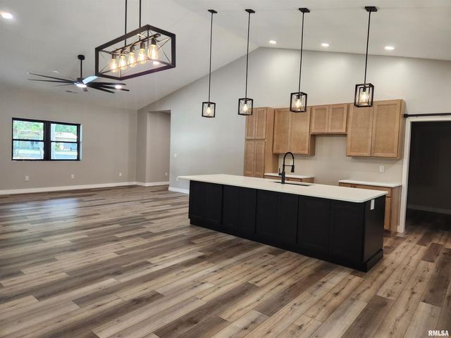 14063 N LINK Lane, Mt Vernon, IL 62864