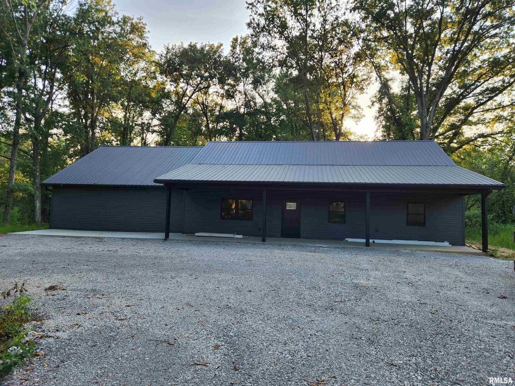 14063 N LINK Lane, Mt Vernon, IL 62864