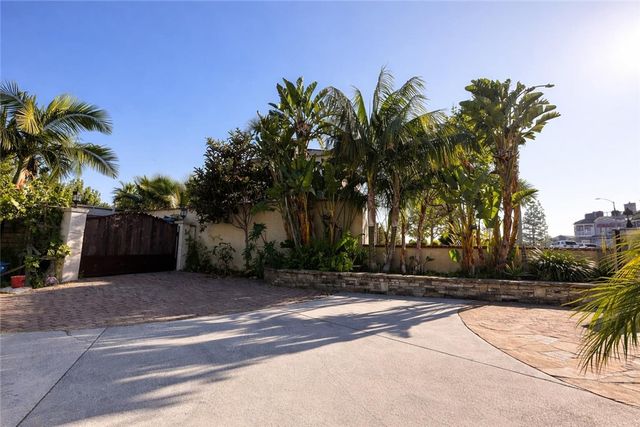 12312 Newport Avenue, Tustin, CA 92705