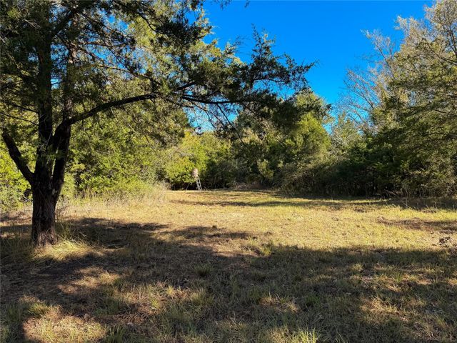 na Cr 325, Jewett, TX 75846