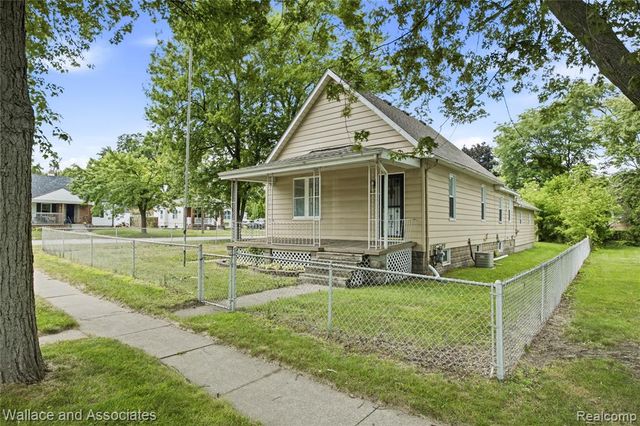 1429 Division Street, Port Huron, MI 48060