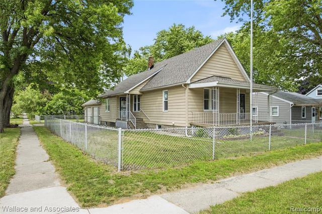 1429 Division Street, Port Huron, MI 48060