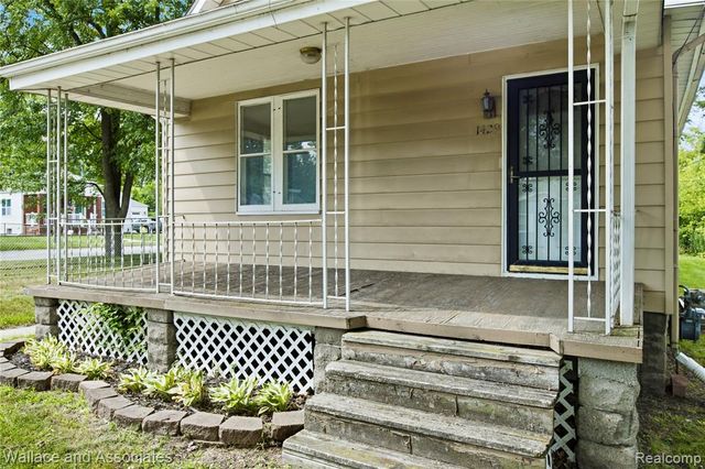1429 Division Street, Port Huron, MI 48060