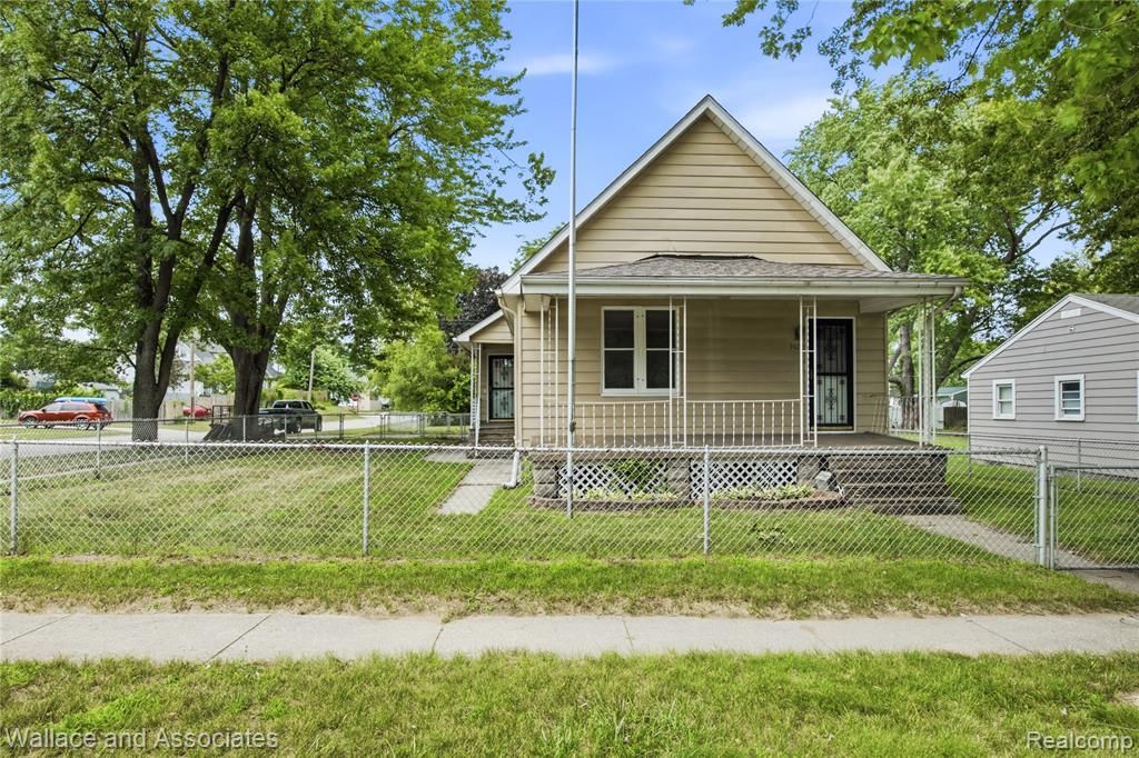 1429 Division Street, Port Huron, MI 48060