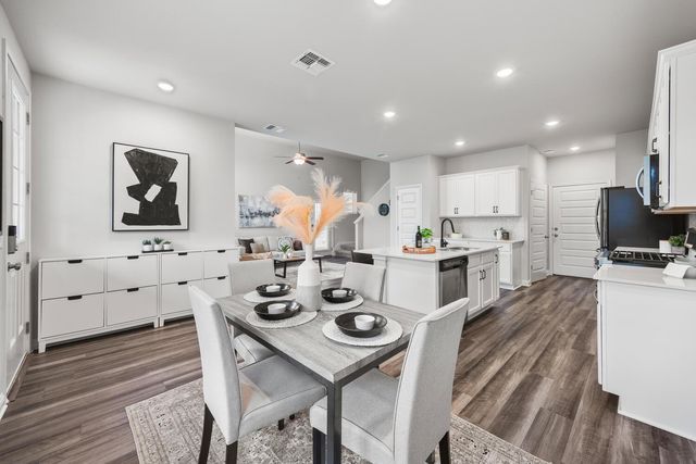7902 Sutcliffe DR, Austin, TX 78744
