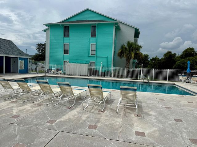 455 ALT 19 S 47, Palm Harbor, FL 34683