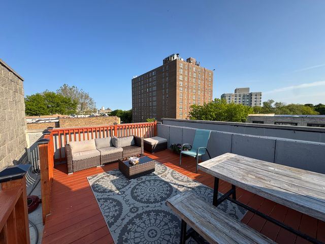 6065 N Ridge Avenue 3, Chicago, IL 60660