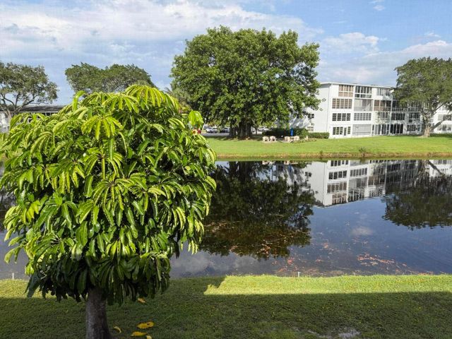 229 E Durham E 229, Deerfield Beach, FL 33442