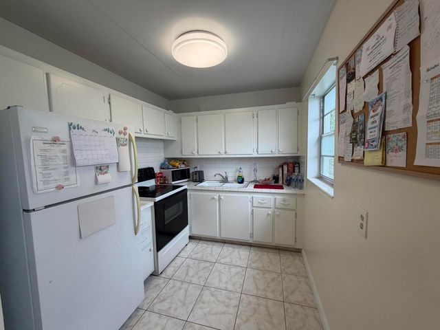 229 E Durham E 229, Deerfield Beach, FL 33442