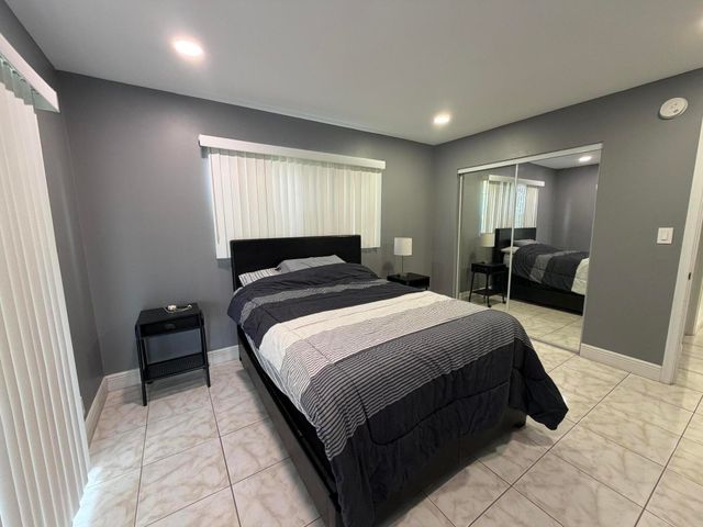 229 E Durham E 229, Deerfield Beach, FL 33442