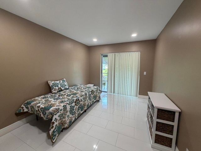 229 E Durham E 229, Deerfield Beach, FL 33442