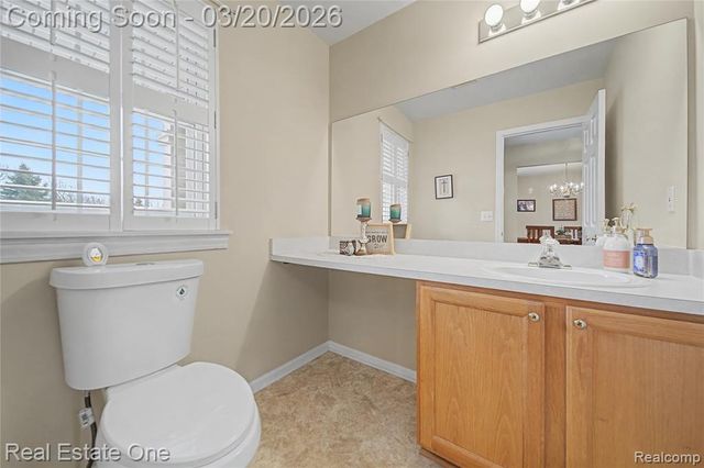 2070 W View Court, Lake Orion, MI 48360