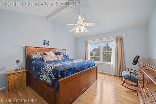 2070 W View Court, Lake Orion, MI 48360