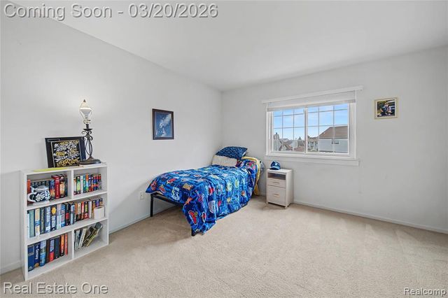 2070 W View Court, Lake Orion, MI 48360