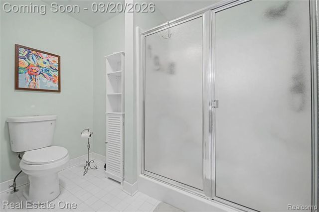 2070 W View Court, Lake Orion, MI 48360