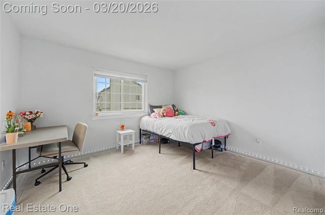 2070 W View Court, Lake Orion, MI 48360