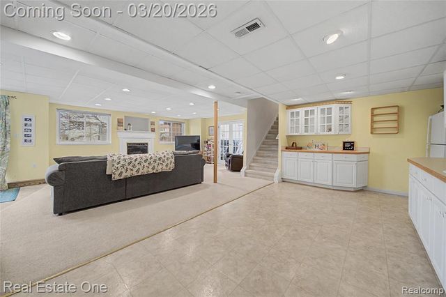2070 W View Court, Lake Orion, MI 48360