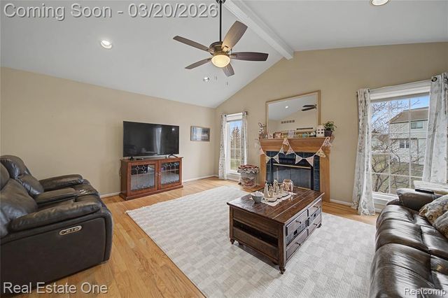 2070 W View Court, Lake Orion, MI 48360