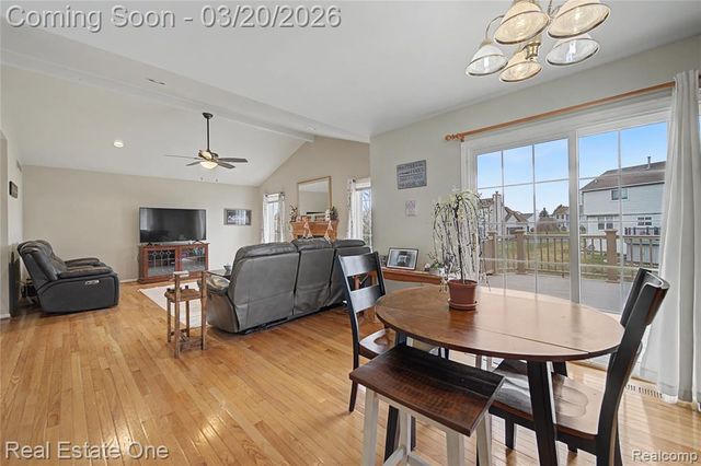 2070 W View Court, Lake Orion, MI 48360