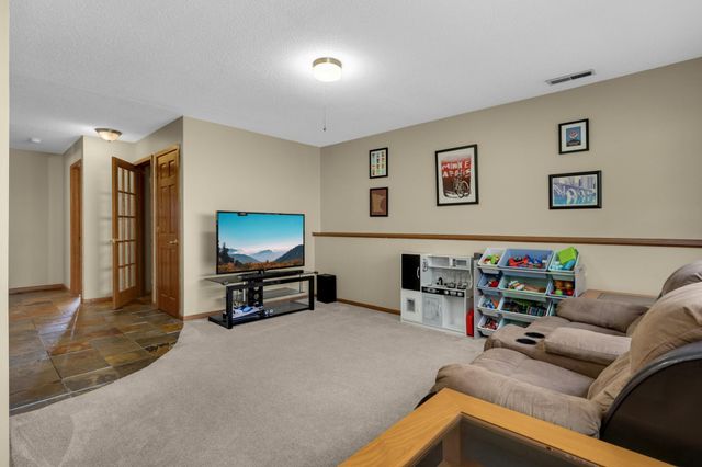 8175 137th Street W, Apple Valley, MN 55124