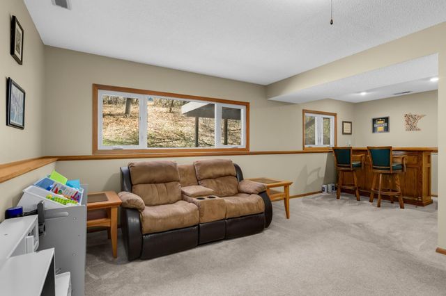 8175 137th Street W, Apple Valley, MN 55124