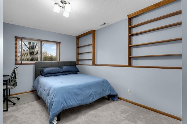 8175 137th Street W, Apple Valley, MN 55124