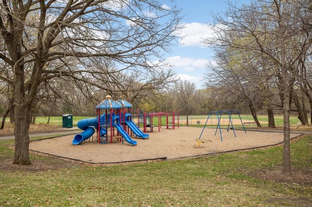 8175 137th Street W, Apple Valley, MN 55124