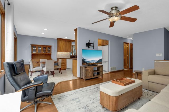 8175 137th Street W, Apple Valley, MN 55124